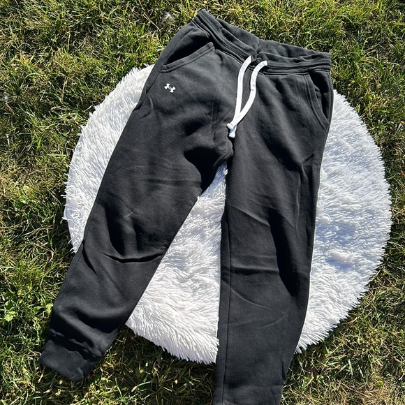Under Armour Rival Fleece Women’s Joggers
Size Small Black with White Details - Picture 8 of 14